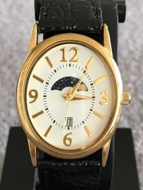 Vintage Moonphase Classic Gold-Tone Men’s Watch with Black Leather Strap